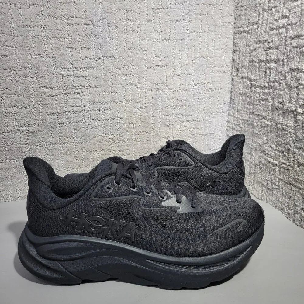 Hoka One One Clifton 10 Mens Size US 8D Triple Black Lace-Up Everyday Run Shoes